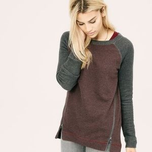 Lou & Grey - Side Zip Sweatshirt - Size Small